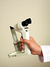 ポータブル細隙灯顕微鏡検査 の写真